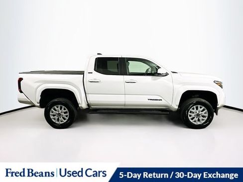 Used 2025 Toyota Tacoma SR5 w/ SR5 Upgrade Package AWD/4WD image 10