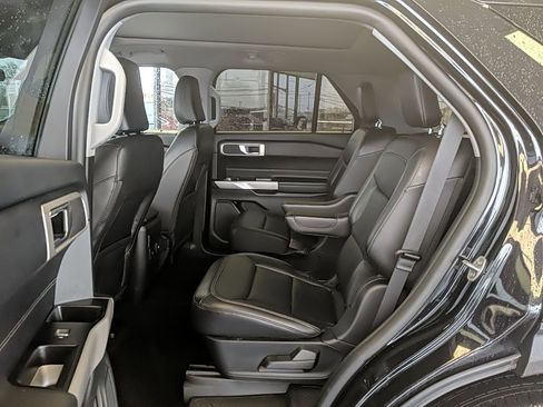 Used 2023 Ford Explorer XLT w/ Equipment Group 202A image 14