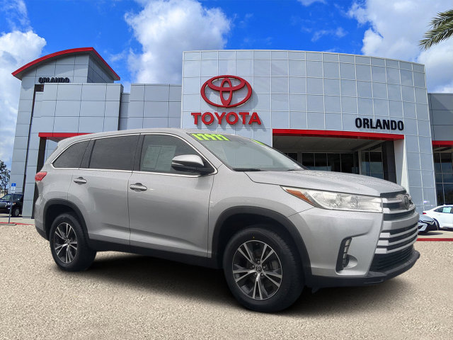 Used 2019 Toyota Highlander LE FWD image 1