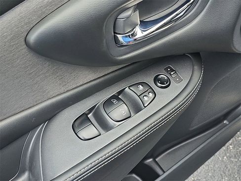 Used 2023 Nissan Murano SV w/ SV Midnight Edition Package image 19