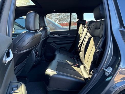 New 2025 Jeep Grand Cherokee image 23