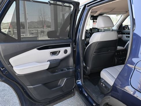 Used 2025 Honda Pilot EX-L image 41