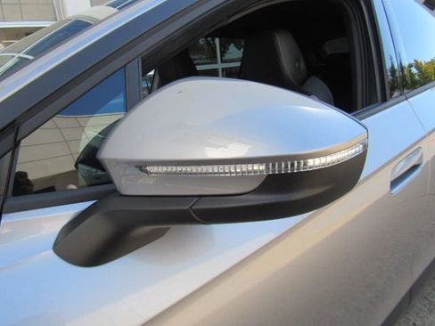 Used 2023 Volkswagen ID.4 2WD image 16