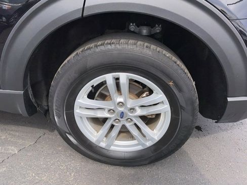 Certified 2022 Ford Explorer XLT w/ Equipment Group 202A image 9