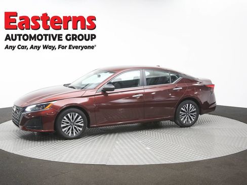Used 2024 Nissan Altima 2.5 SV FWD image 56