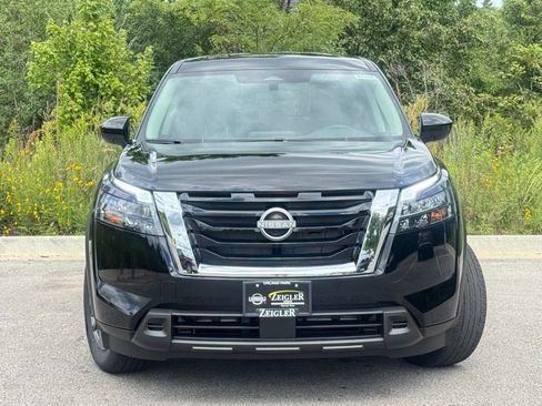 Certified 2025 Nissan Pathfinder S image 2