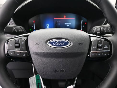 New 2026 Ford Escape SE w/ Class II Trailer Tow Package FWD image 30