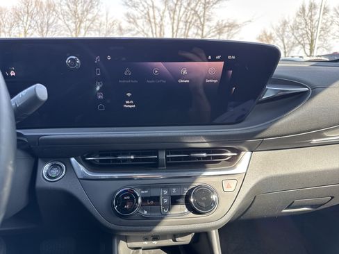 Used 2024 Buick Envista Preferred w/ Convenience I Package image 21