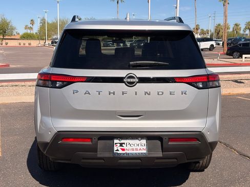 Certified 2025 Nissan Pathfinder SV FWD image 5