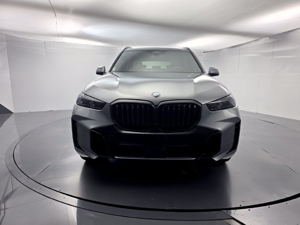 Certified 2026 BMW X5 xDrive40i w/ M Sport Package AWD/4WD image 2