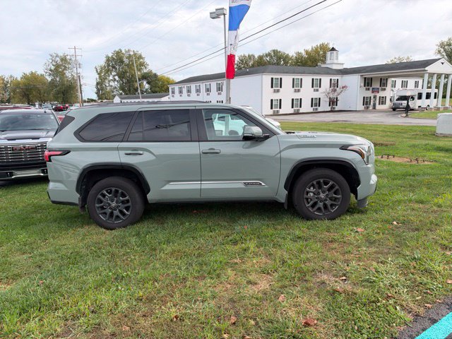 Used 2026 Toyota Sequoia Platinum AWD/4WD image 2