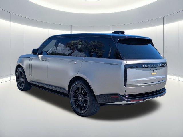 Used 2025 Land Rover Range Rover Long Wheelbase Autobiography AWD/4WD image 4