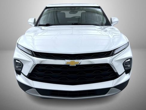 Used 2025 Chevrolet Blazer LT AWD/4WD image 2