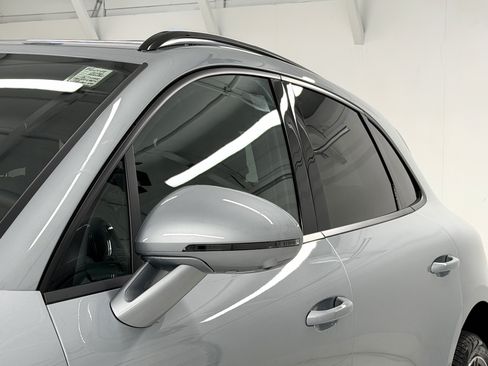 Certified 2026 Porsche Macan AWD/4WD image 19