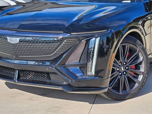 New 2026 Cadillac Lyriq V w/ LPO, Floor Liner Package image 7