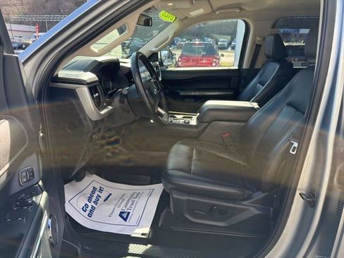 Used 2024 Ford Expedition Max XLT image 10