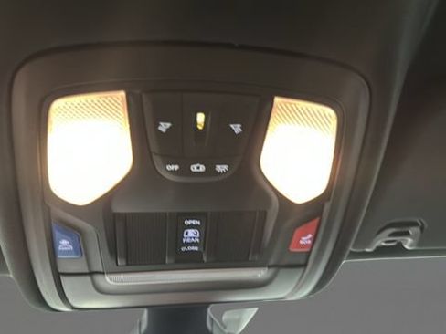 Used 2022 RAM 1500 Big Horn AWD/4WD image 19