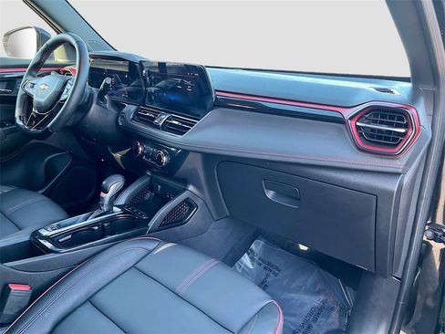 Used 2025 Chevrolet TrailBlazer RS image 26