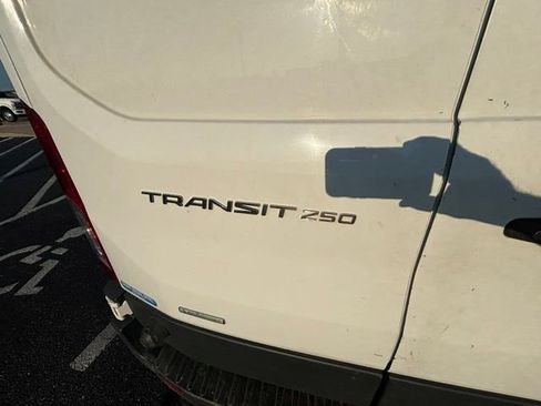 Used 2018 Ford Transit 250 148 Medium Roof RWD image 6