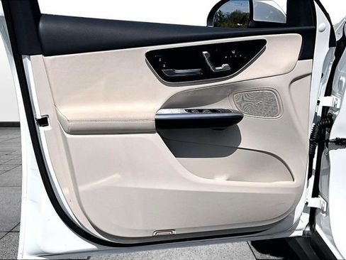 Certified 2026 Mercedes-Benz GLC 300 4MATIC image 23