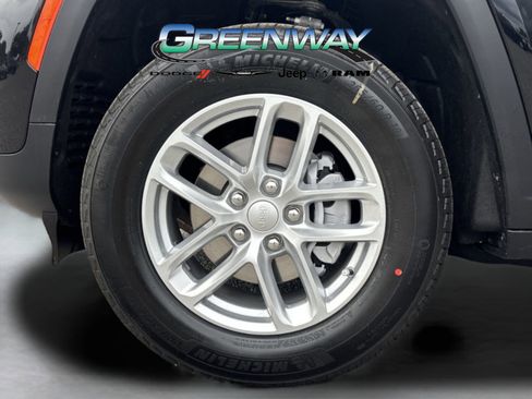 New 2025 Jeep Grand Cherokee Laredo image 29