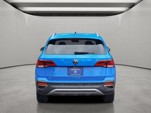 Used 2023 Volkswagen Taos SE FWD image 2
