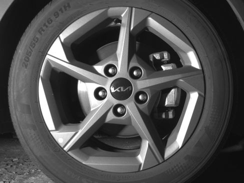 Used 2025 Kia K4 LXS FWD image 13