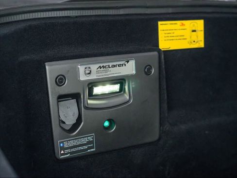 Used 2025 McLaren Artura Spider image 17