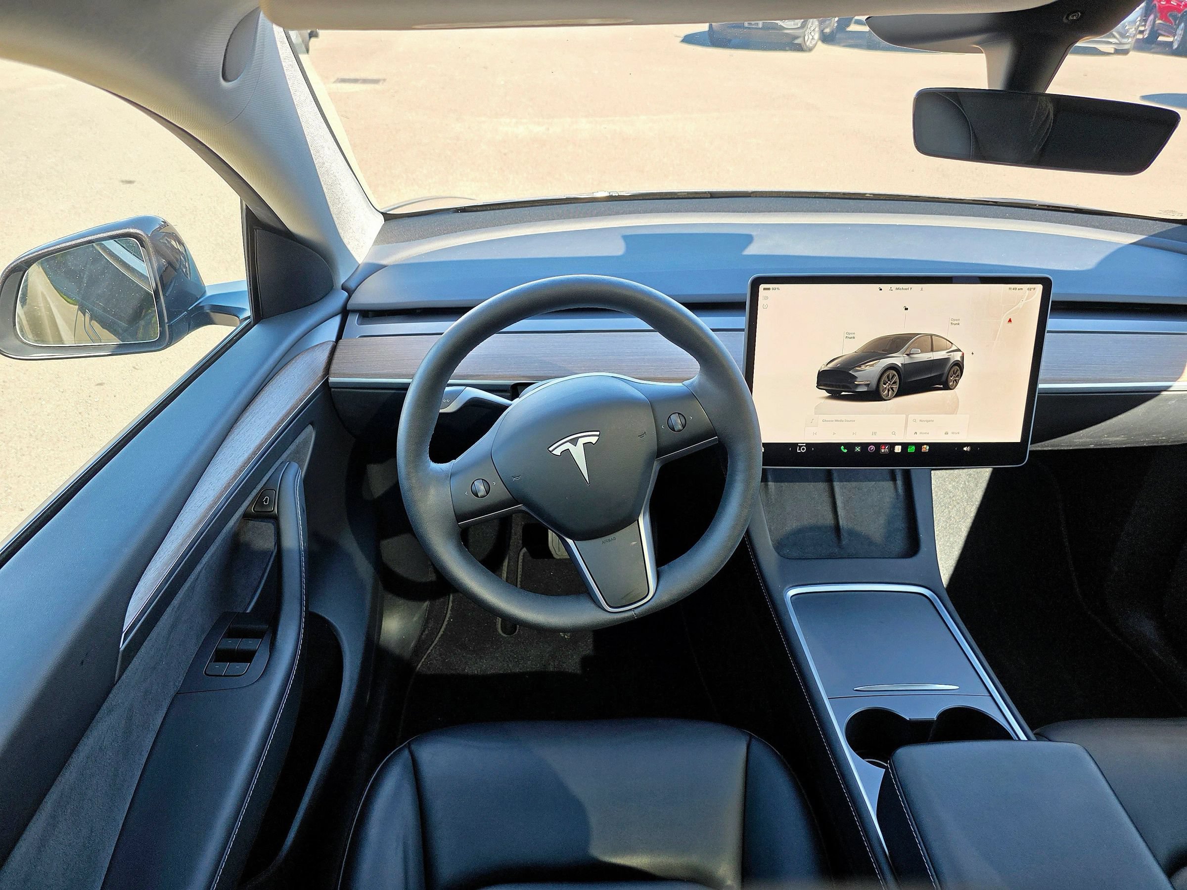 Used 2024 Tesla Model Y Long Range AWD/4WD image 21