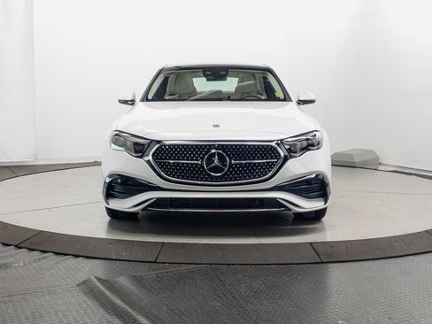 Used 2025 Mercedes-Benz E 350 4MATIC Sedan image 2