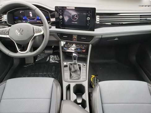 New 2026 Volkswagen Jetta SE image 9