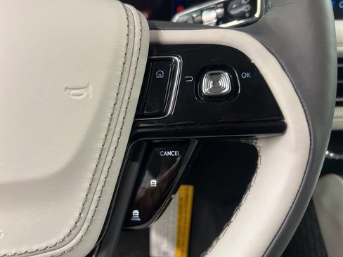 New 2026 Lincoln Aviator AWD image 16