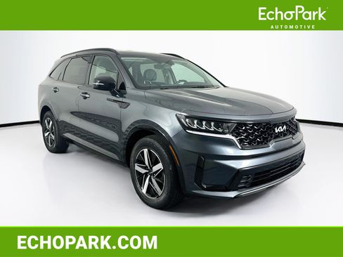 Used 2022 Kia Sorento S FWD image 1