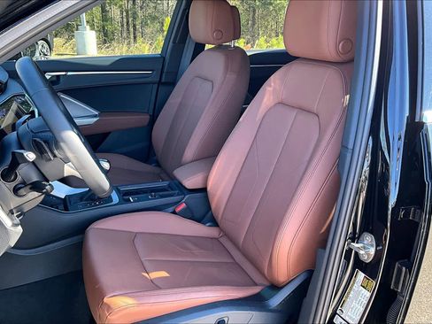 Used 2024 Audi Q3 2.0T Premium Plus image 8