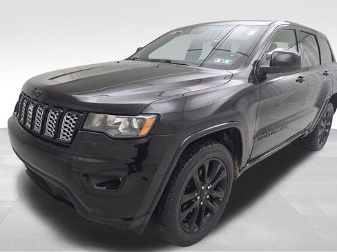 Used 2020 Jeep Grand Cherokee Altitude image 5