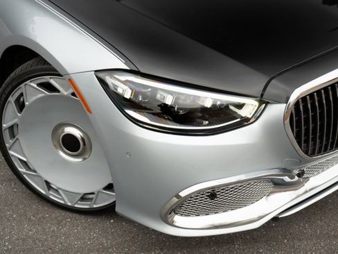 Used 2022 Mercedes-Benz S 580 4MATIC Sedan w/ Rear Seat Package image 13