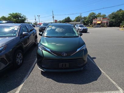Used 2022 Toyota Sienna LE