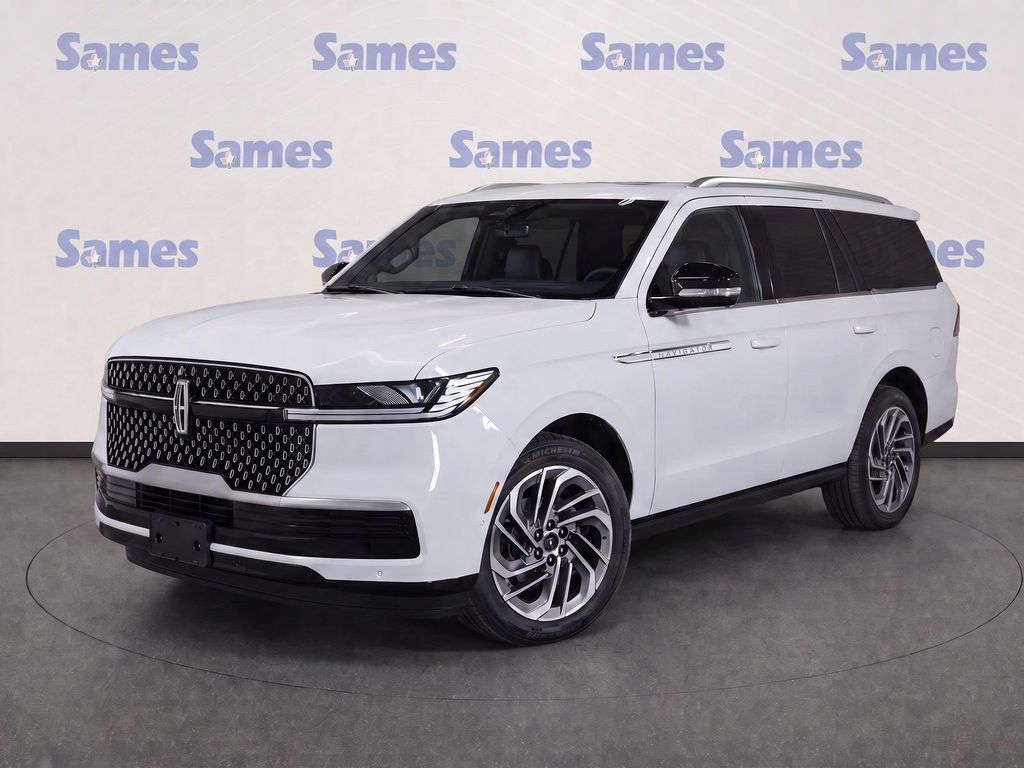 Used 2025 Lincoln Navigator Reserve AWD/4WD image 2