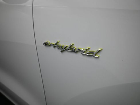 Certified 2025 Porsche Cayenne E-Hybrid Coupe w/ Premium Package Plus image 32