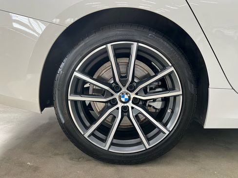 Used 2019 BMW 330i Sedan w/ Convenience Package image 9