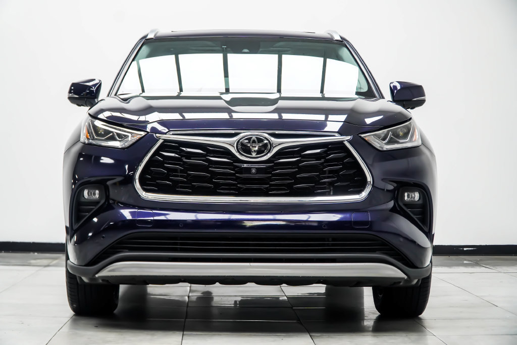 Used 2023 Toyota Highlander Platinum FWD image 10