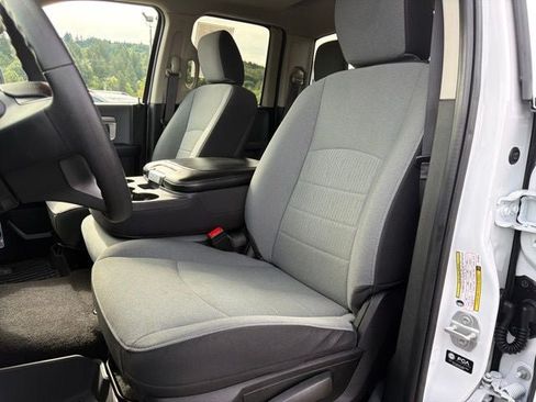 Used 2024 RAM 1500 Classic SLT AWD/4WD image 16