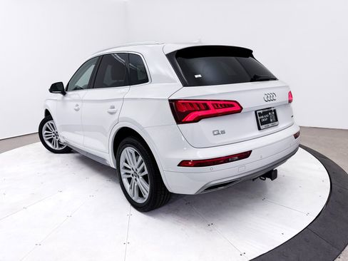 Used 2019 Audi Q5 2.0T Premium Plus w/ Premium Plus Package AWD/4WD image 2