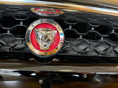 Used 2020 Jaguar F-TYPE Convertible RWD image 29