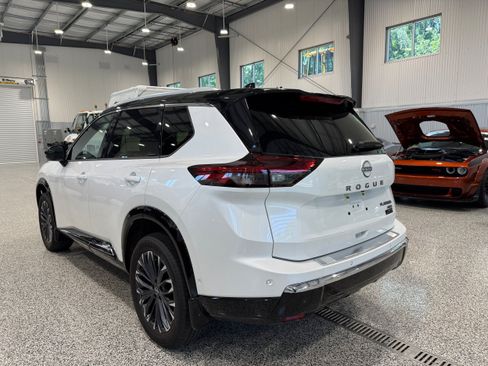 Used 2025 Nissan Rogue Platinum w/ Tech Package AWD/4WD image 7