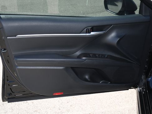 Certified 2023 Toyota Camry SE image 9