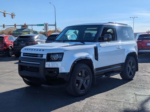 Used 2024 Land Rover Defender 90 X-Dynamic SE image 9