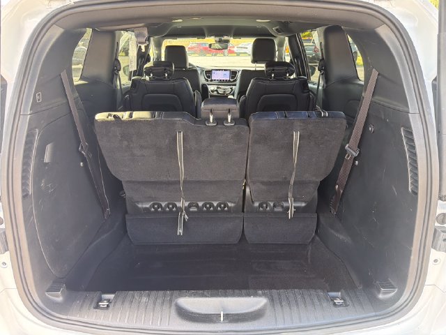 Used 2026 Chrysler Pacifica Select FWD image 16