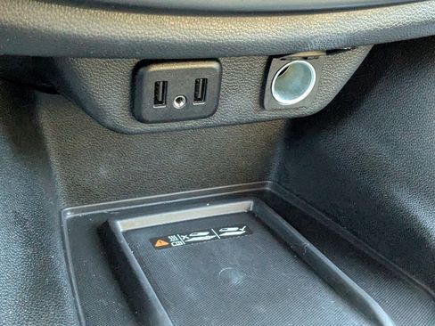 Used 2023 Chevrolet Traverse LT image 26