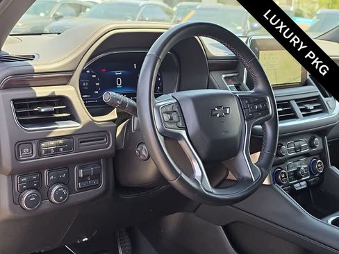 Used 2024 Chevrolet Suburban Z71 w/ Luxury Package AWD/4WD image 10